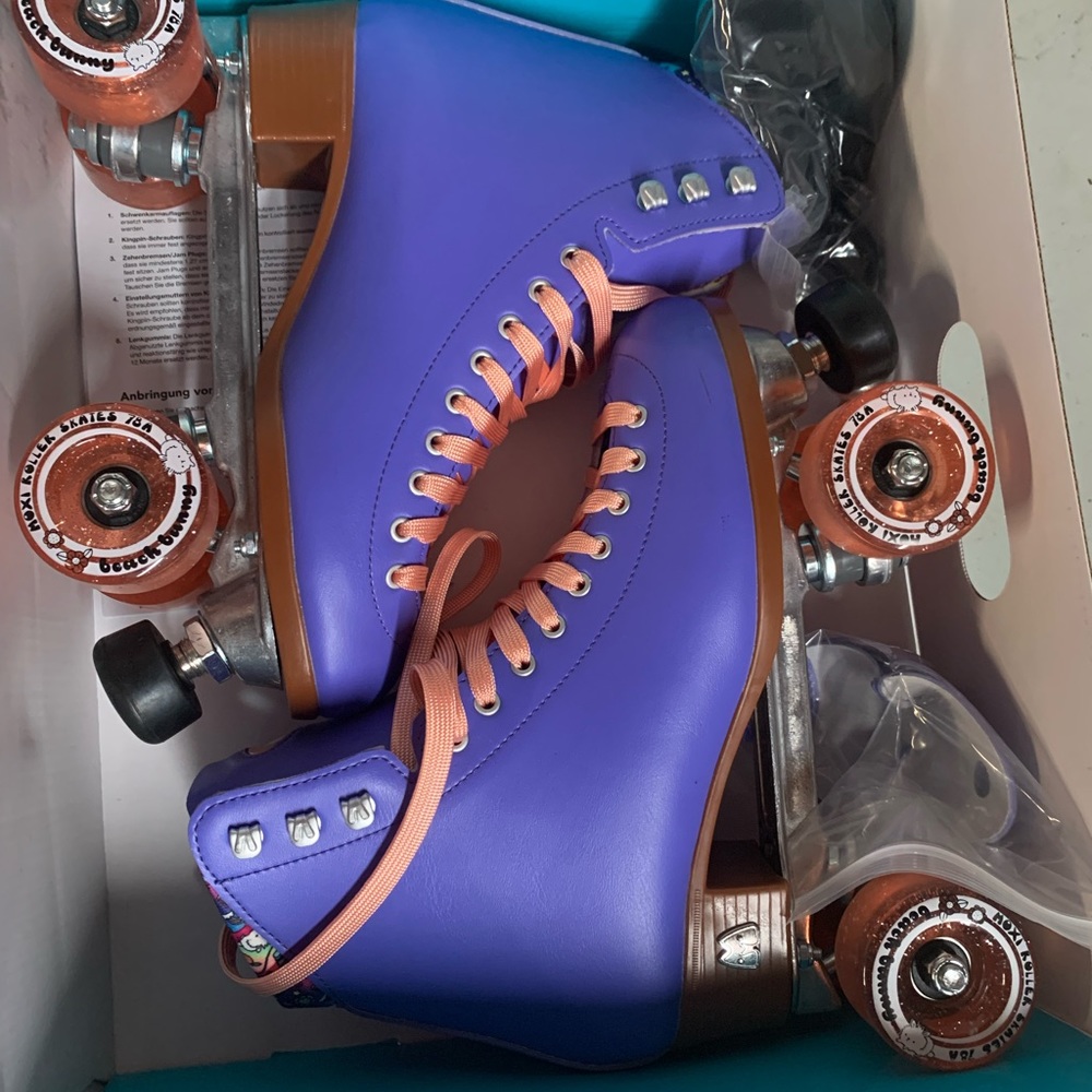 Moxi BeachBunny Skates. Used once! Size 8